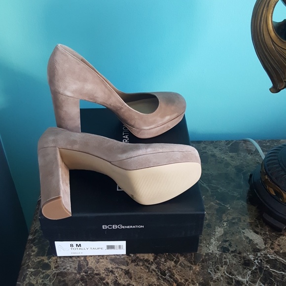 BCBG Pump - Picture 3 of 4